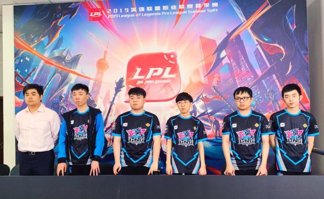 率先打破僵 率先打破僵