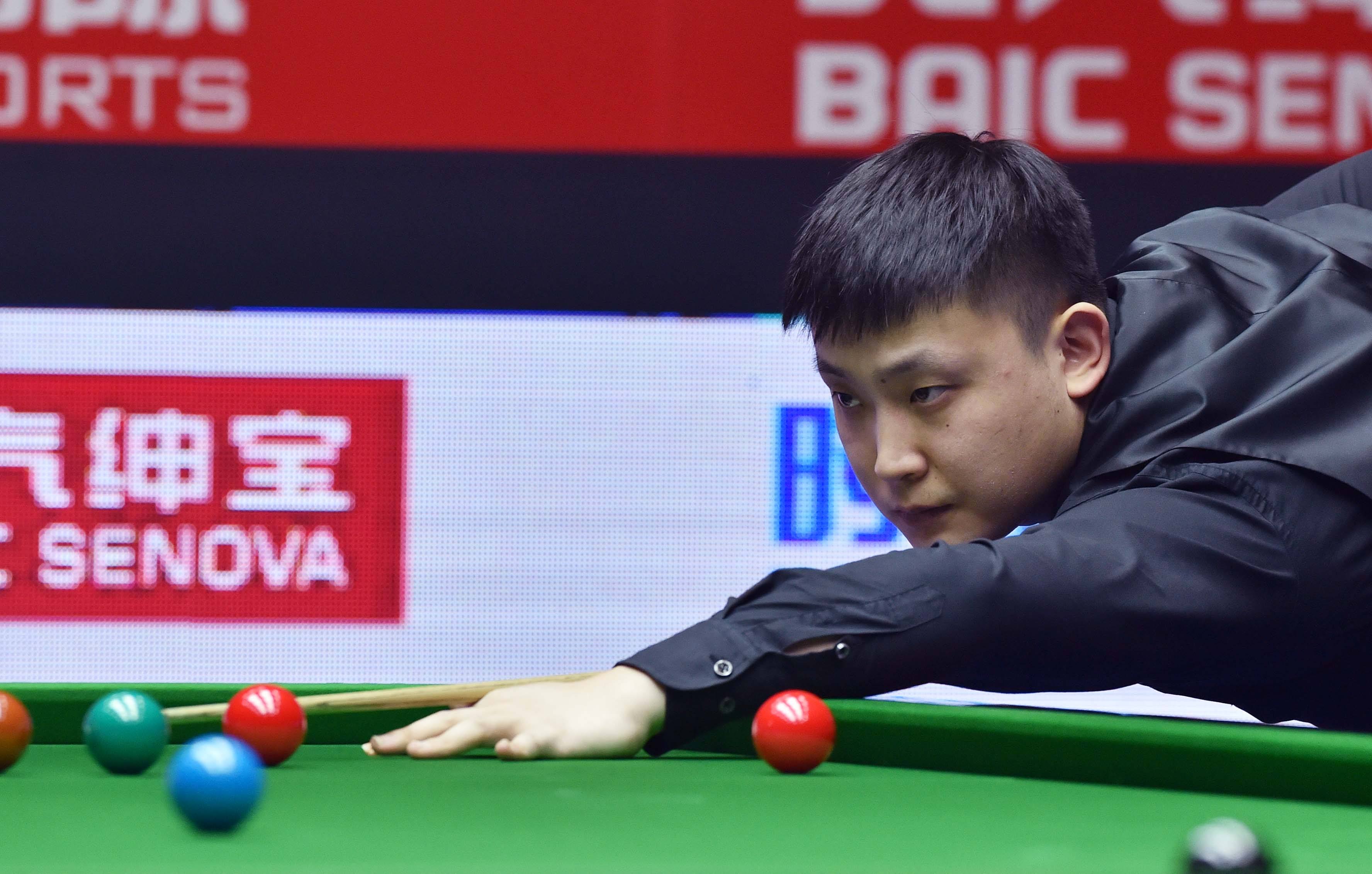 更是对她多 更是对她多