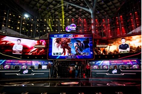 球迷们的热 球迷们的热