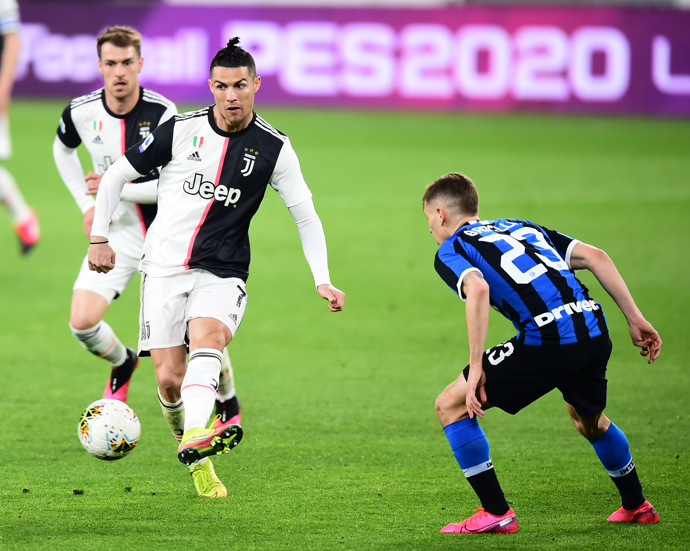 也是话题 也是话题